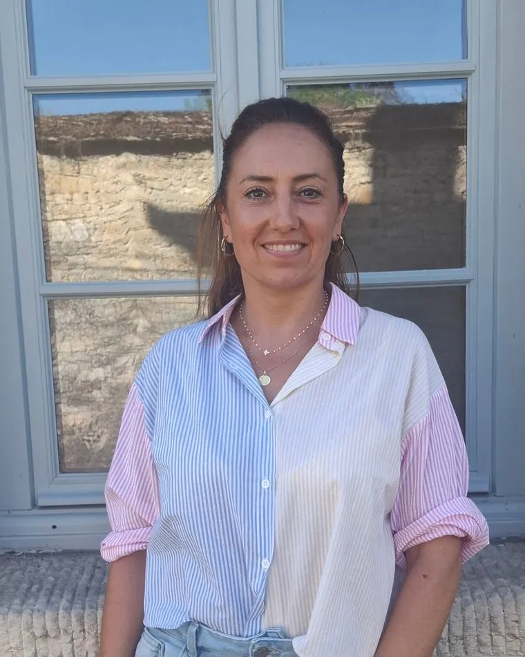 Julie Martin, masseur-kinésithérapeute D.E. et co-fondatrice du Pavillon Gaïa
